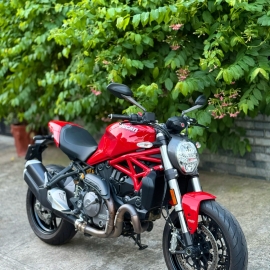 Monster 821 
