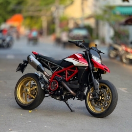 Hyper Motard 950